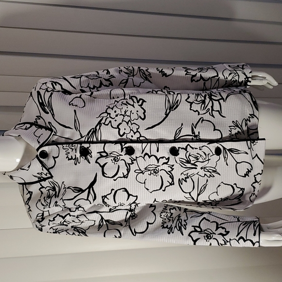 TanJay Jackets & Blazers - Blazer / Jacket